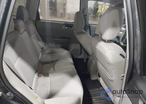 2012 Subaru Forester 2.5X Premium z USA, uszkodzony, nr VIN JF2SHADC4CH419441